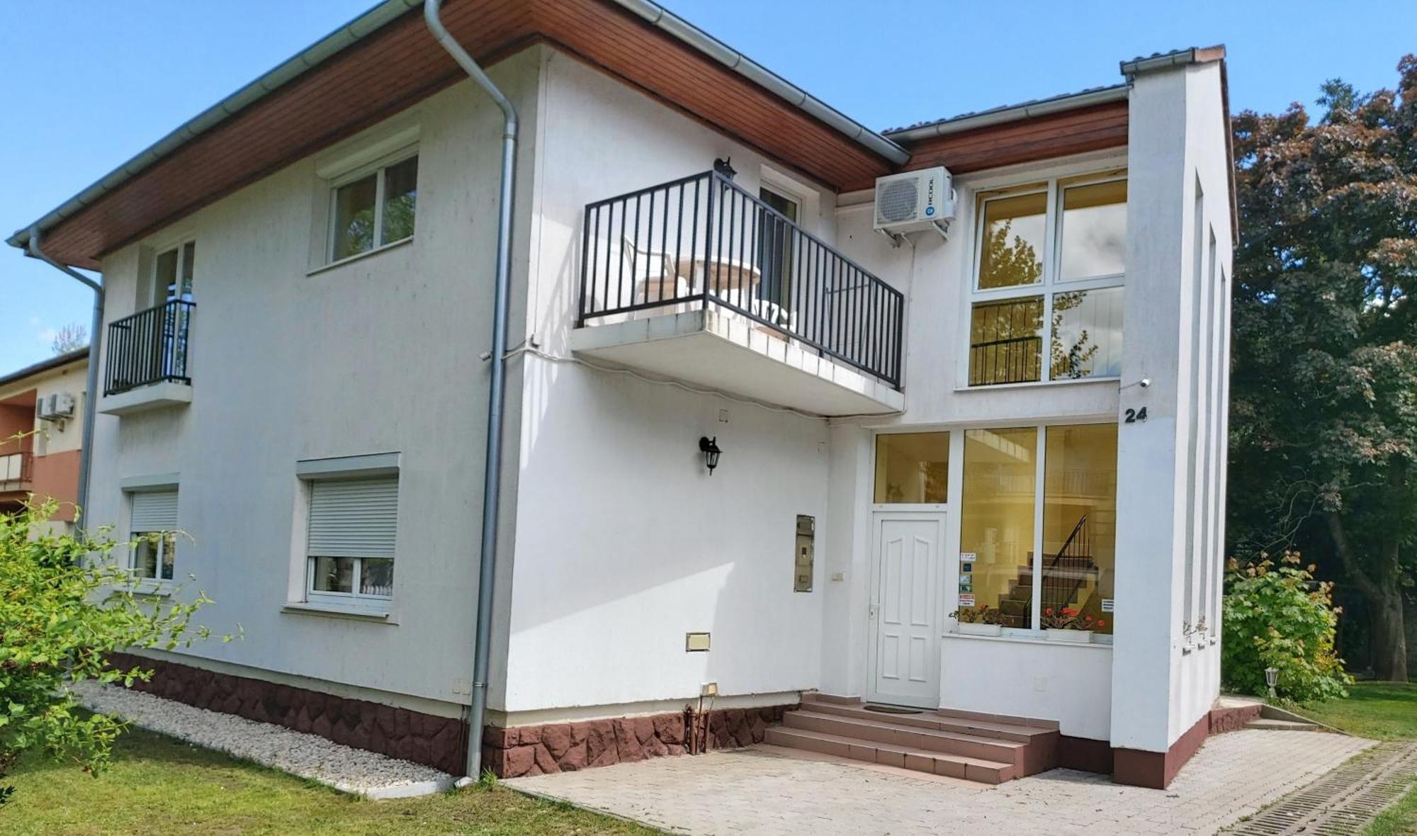 Ilona Apartmanhaz Siofok Exterior photo