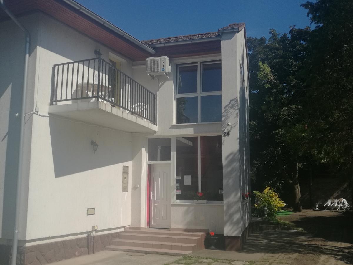 Ilona Apartmanhaz Siofok Exterior photo