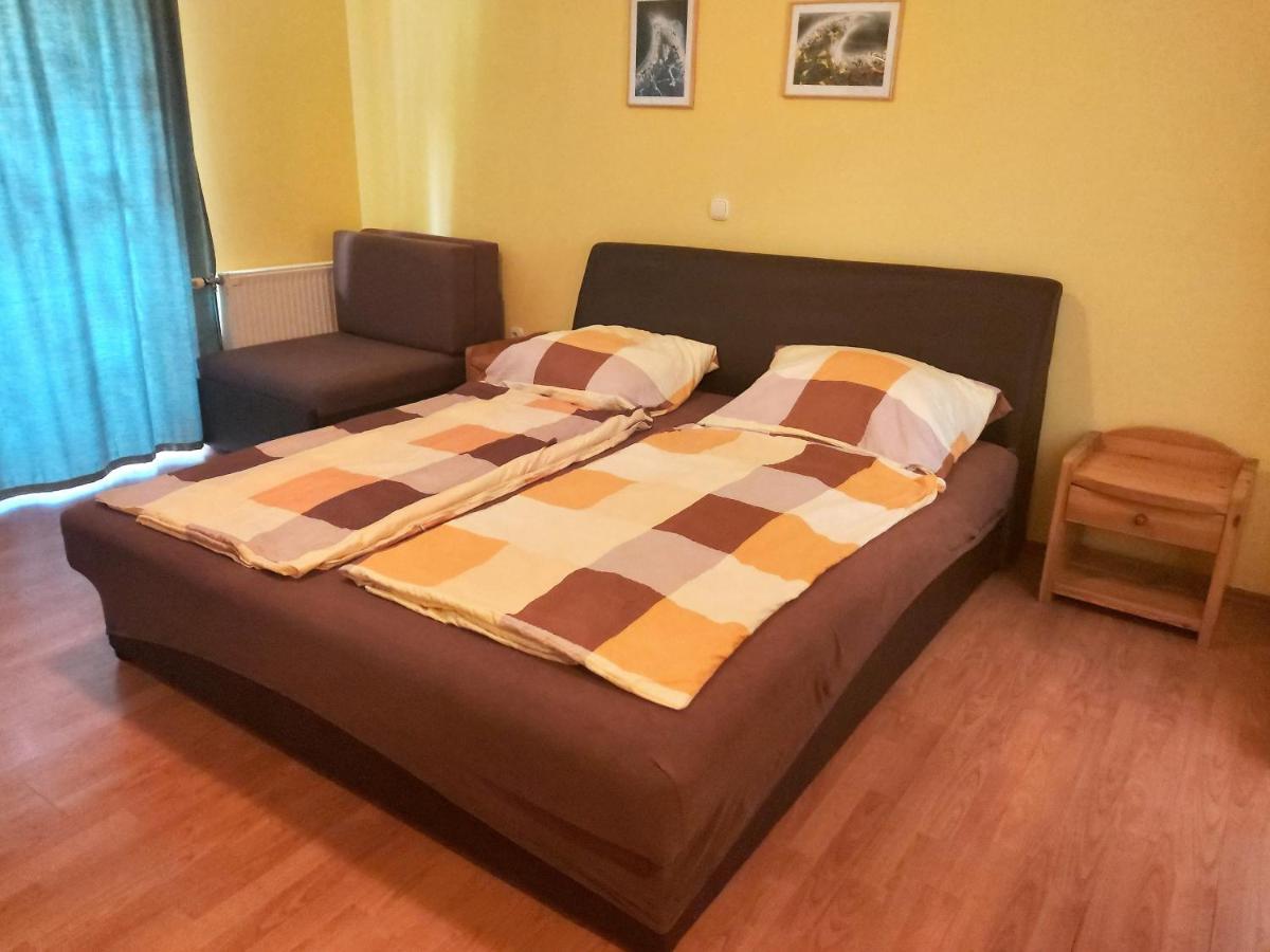 Ilona Apartmanhaz Siofok Exterior photo